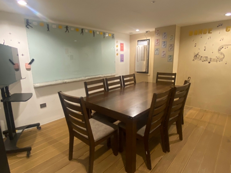 フィリピン留学 Cebu21 - SMEAG ENCANTO-class rooms&information boad-12